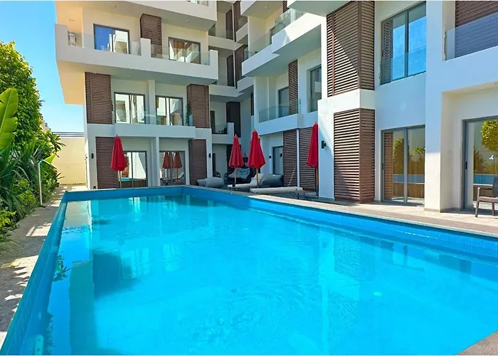 Imperial Sleeps 3 - Pool Parking Wifi דירה הורגהדה